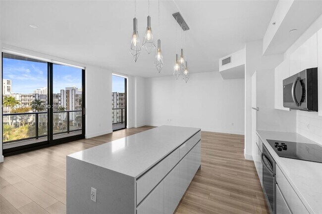 Foto del edificio - 101 Diplomat Pkwy