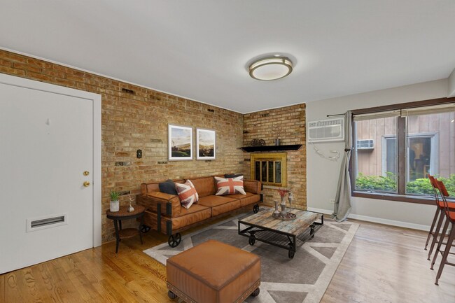 Foto del edificio - 862 W Lill Ave