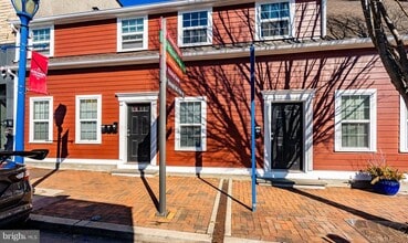 Building Photo - 187 Bridge St