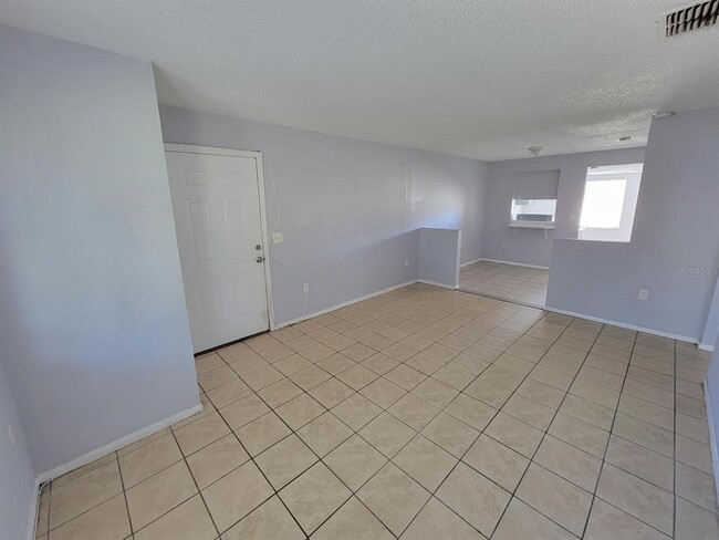 Building Photo - 2414 Chestnut Woods Dr
