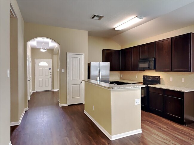 Building Photo - 2324 Shady Tree Ln
