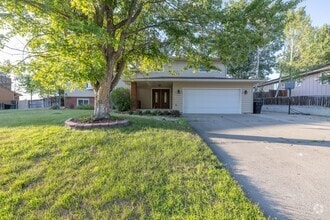 Building Photo - 583 Sahara Dr