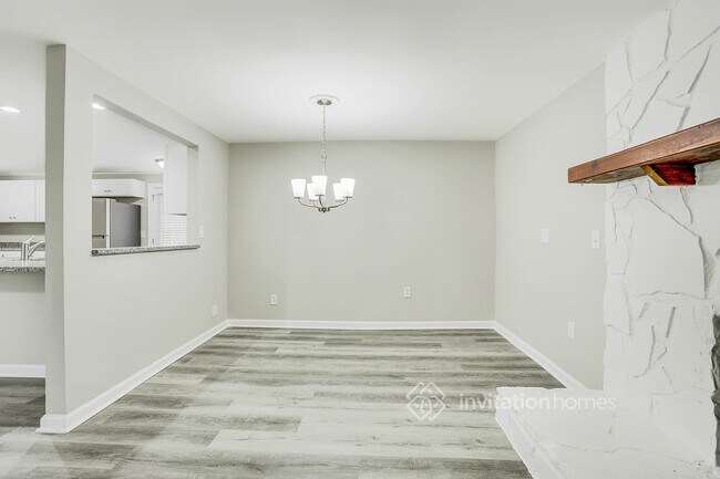 Foto del edificio - 4930 Springbrook Dr