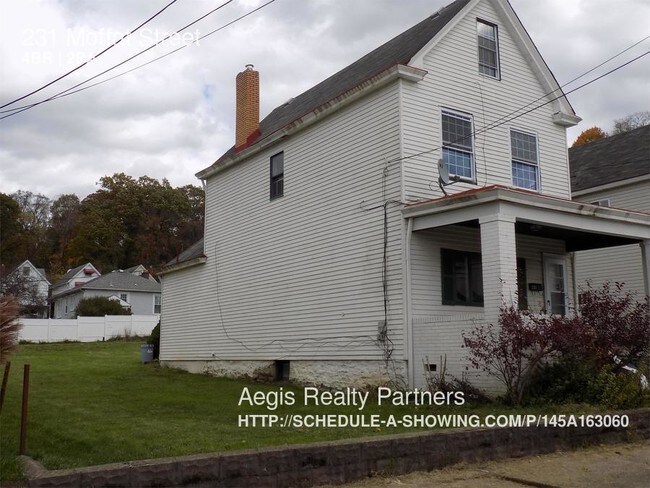 Building Photo - 231 Moffat St