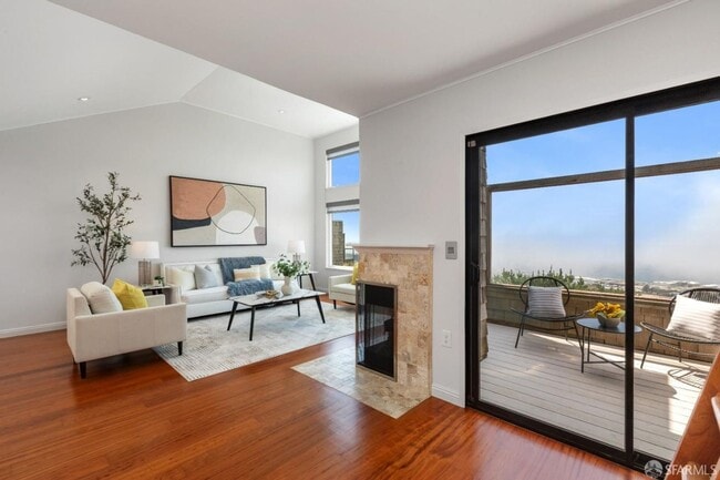 Building Photo - STUNNING OCEAN VIEWS! Quiet 3-bd/2.5-ba To...