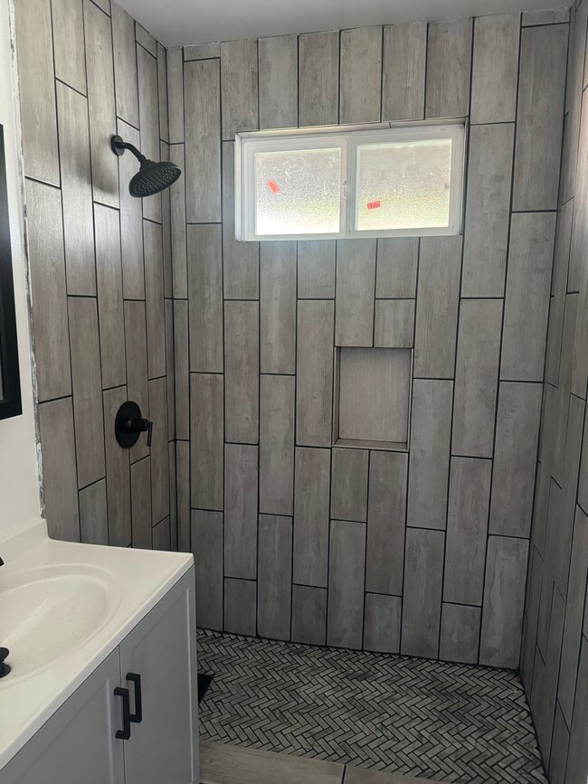 Foto del edificio - 1302 E Mardina St