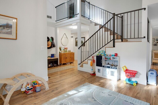 Building Photo - Beautiful 4-Bed, 3-Bath Southeast Boise Ho...