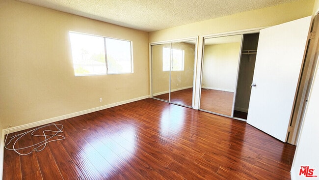 Foto del edificio - 4732 Elmwood Ave