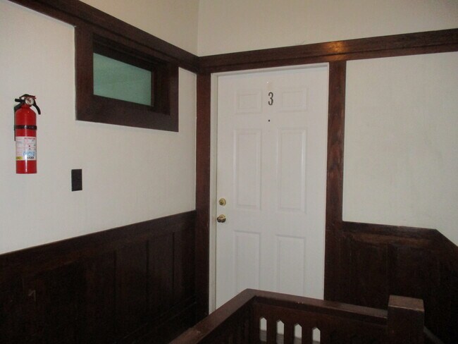 Apartamento de entrada n.º 3 - 1730 T St