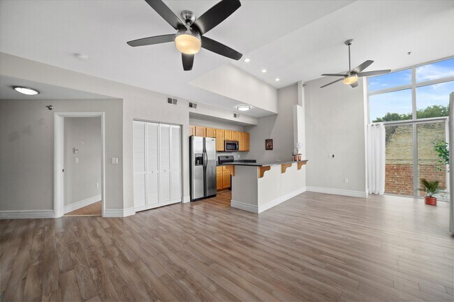 Foto del edificio - 2121 S Kinnickinnic Ave
