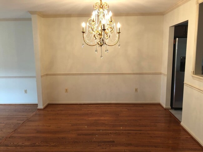 Foto del edificio - Spacious Townhome, Great Location!