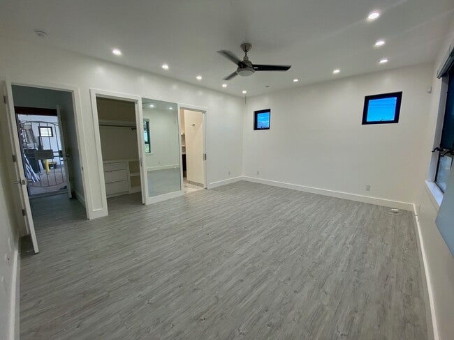 Building Photo - Manoa 5 Bedroom, 3.5 Bathroom, 2-Car Garag...