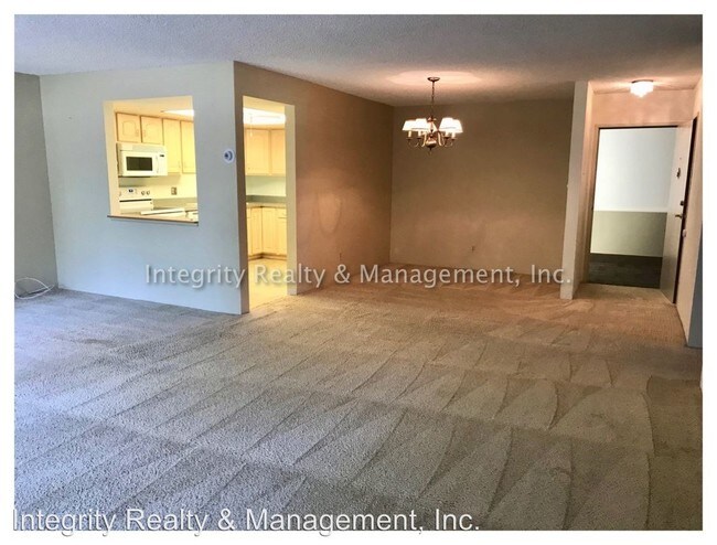 Building Photo - 14000 E Linvale Pl