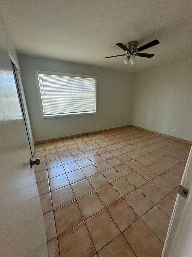 Building Photo - 22877 Adrienne Ave