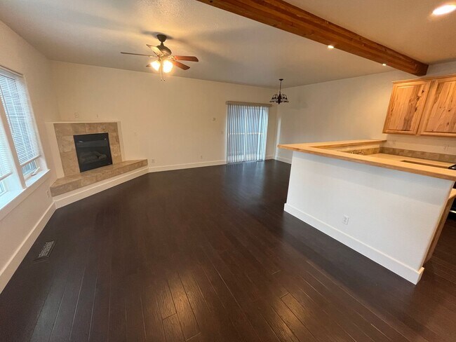 Foto del edificio - 3 Bed/2.5 Bath Single Family Home Close to the Old Mill