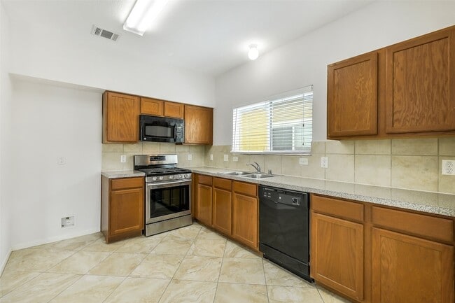 Building Photo - 20614 Sycamore Crest Ln