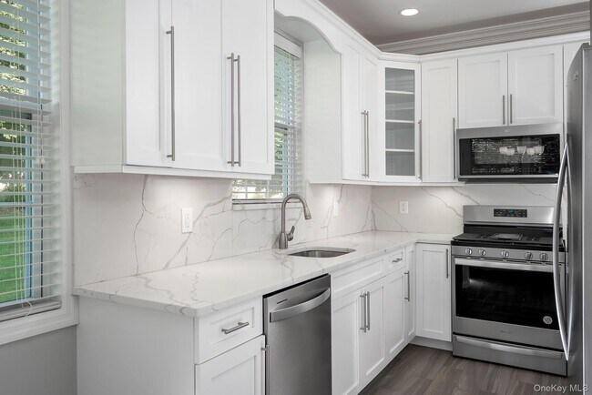 Building Photo - 37 Oakridge Cir