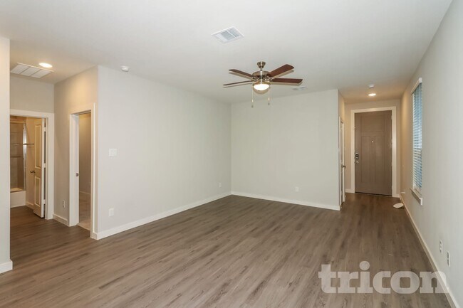 Building Photo - 23627 Gibson Frst Dr