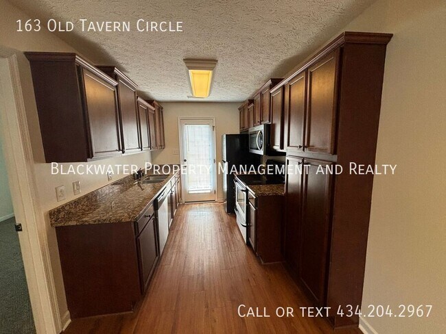 Building Photo - 163 Old Tavern Cir