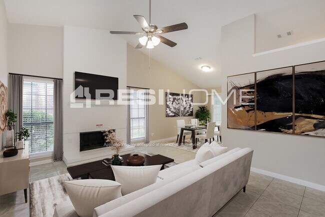 Building Photo - 9412 Pinehaven Drive