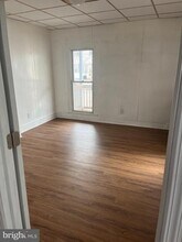 Building Photo - 327 E Pine St.