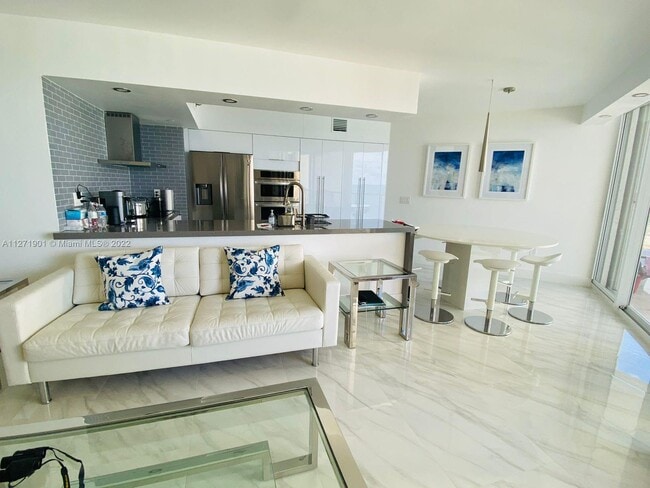 Foto del edificio - 16445 Collins Ave