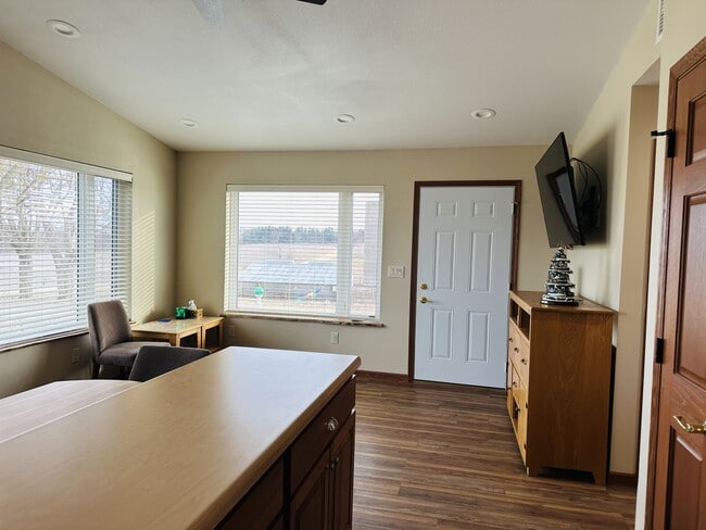 Building Photo - 8102 N Scheider Rd