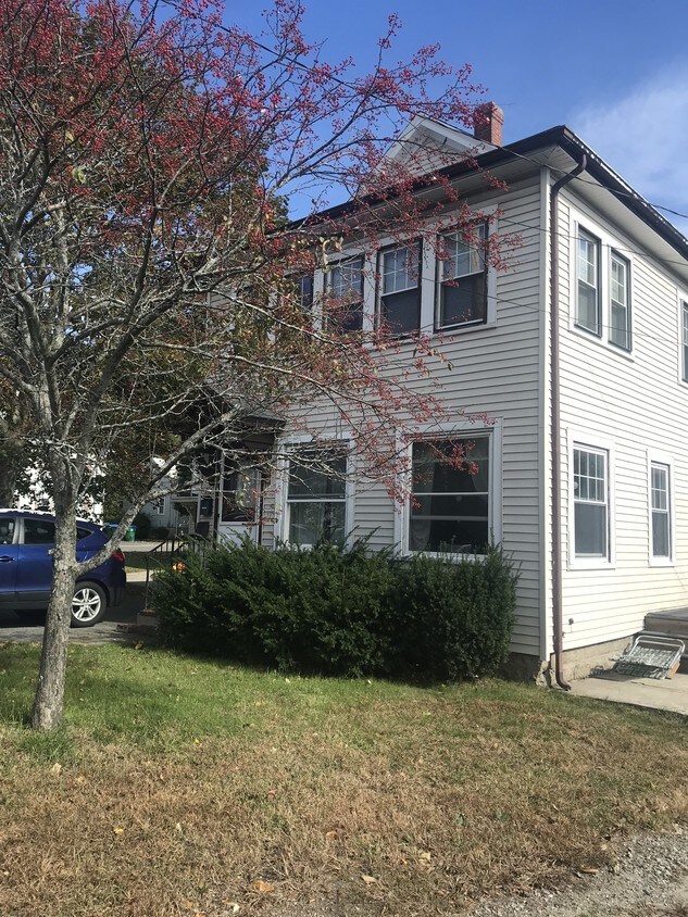 Primary Photo - 240 Washington St