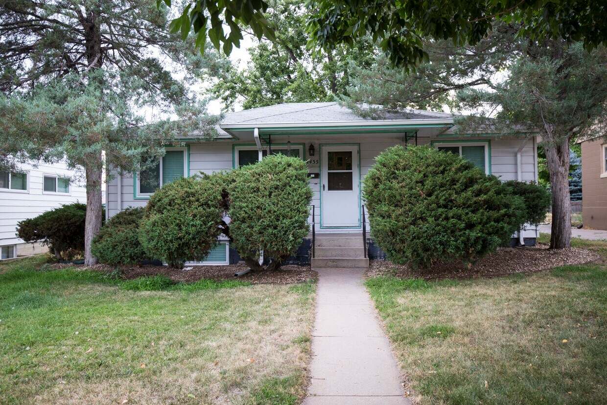 Primary Photo - 2435 9th Ave