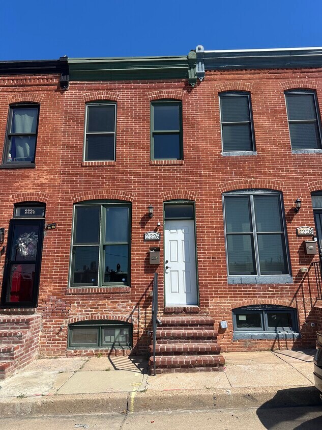 Building Photo - 2226 Henneman Ave