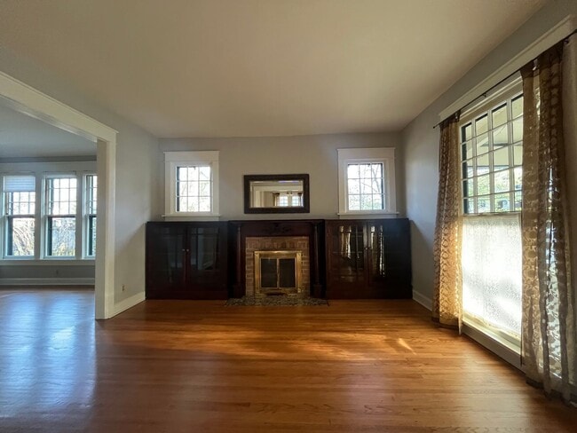 Building Photo - 710 S Fess Ave