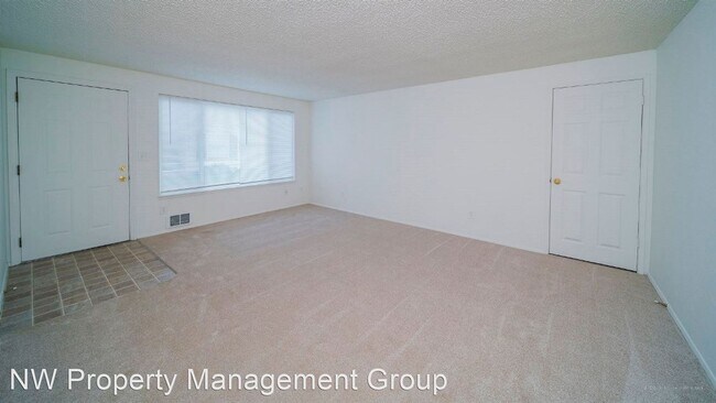 Foto del edificio - 1028 Cedar Ave