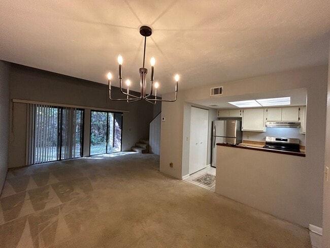 Building Photo - Longleaf 2/2 loft with bonus room-all new ...