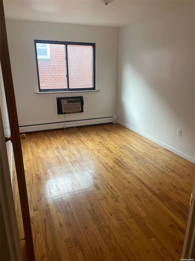 9403 66th Ave, Queens, NY 11374 Room for Rent in Queens, NY