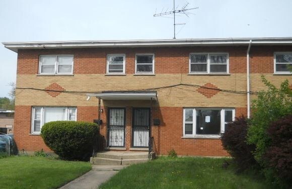 Building Photo - 302 W 151st Pl