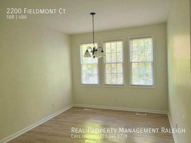 Foto del edificio - Room in House on Fieldmont Ct
