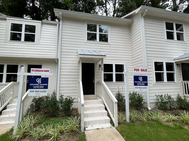Foto del edificio - 212 N Peartree Ln