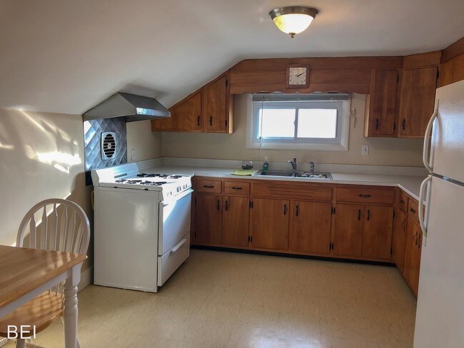 Building Photo - 2 br, 1 bath Apartment - 340 Houston Street