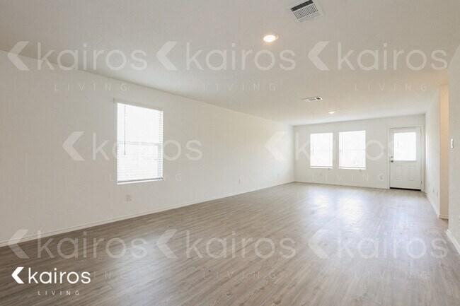 Foto del edificio - 13827 Weir Pl