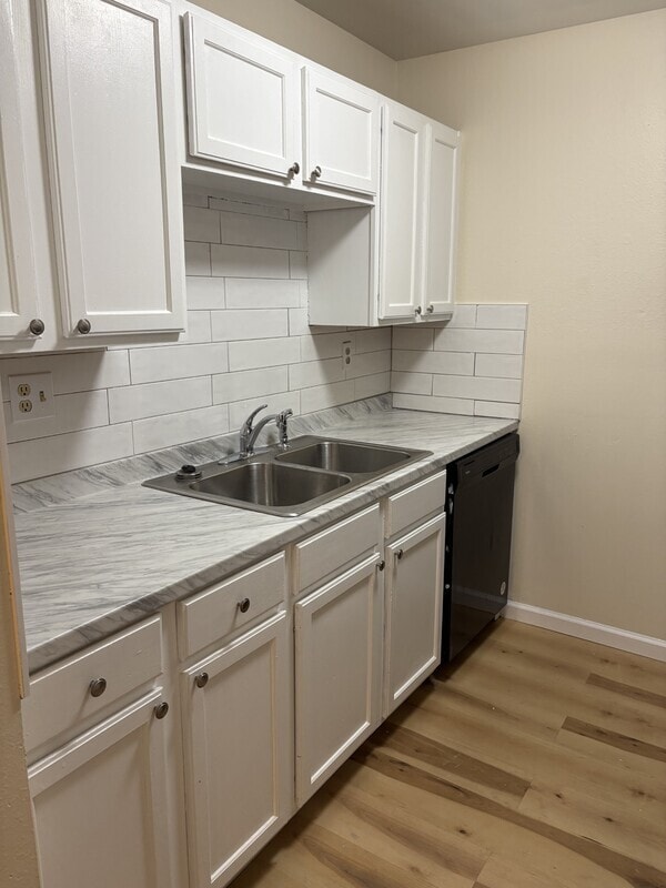 Building Photo - 3620 Verde Dr