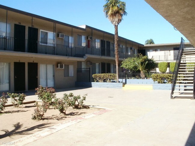 Building Photo - 650 Glenoaks Blvd