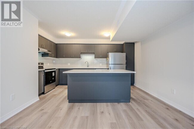 Building Photo - 10 REVERIE Wy