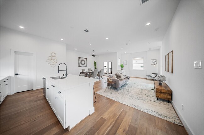 Foto del edificio - 1112 Hogan St