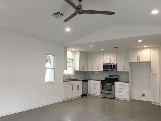 Building Photo - 455 N Cypress St