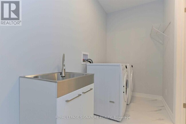 Building Photo - 529 S Pelham Rd