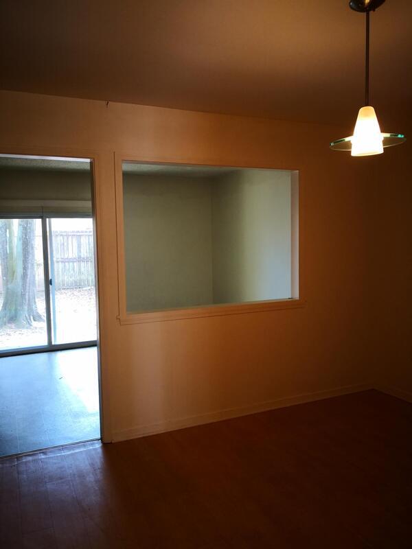 Building Photo - 913 McCay Ave
