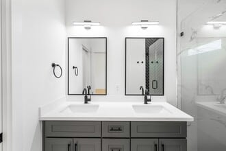 Building Photo - 4114 Castor St