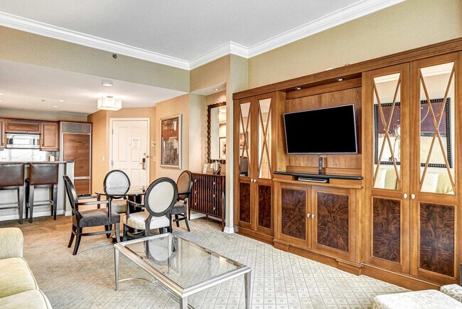 Building Photo - 4381 W Flamingo Rd