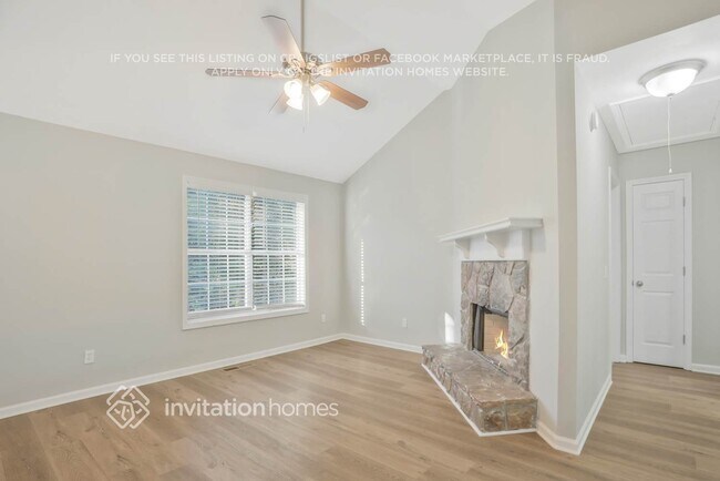 Building Photo - 3335 Catalina Dr