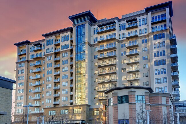 Foto del edificio - 5455 Landmark Pl